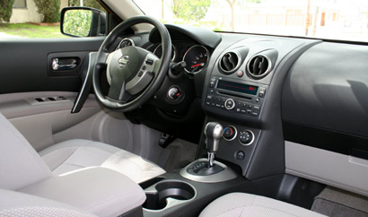 A front interior view of the 2008 Nissan Rogue SL 2WD