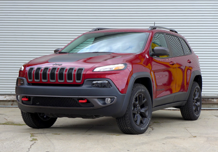 Browse GAYOT's selection of 4-wheel drive vehicles, including the Jeep Cherokee Trailhawk 4x4