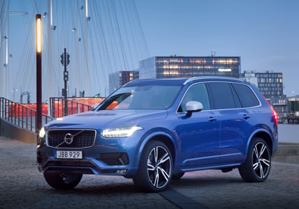 A three-quarter front view of the 2016 Volvo XC90 T6 AWD R-Design, GAYOT's Car of the Month for October 2016