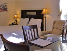 Room at Shadyside Inn Suites, Pittsburgh, PA Room at Shadyside Inn Suites, Pittsburgh, PA