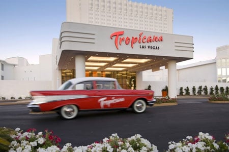 Celebrity chef Robert Irvine will open his first restaurant at Tropicana Las Vegas in 2017