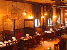 THIS RESTAURANT HAS CHANGED LOCATIONS McNally's Traditional Irish Pub, St. Charles, IL