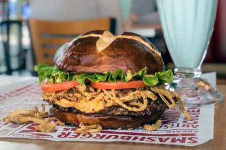 THIS RESTAURANT IS CLOSED Smashburger, New Orleans, LA