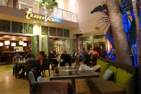 THIS RESTAURANT IS CLOSED Trader Vic's Lounge, Beverly Hills, CA THIS RESTAURANT IS CLOSED Trader Vic's Lounge, Beverly Hills, CA