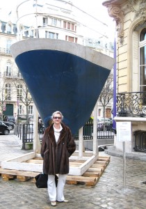 Sophie Gayot in Paris in front of the "nez" of the France
