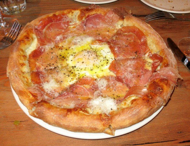 Prosciutto and farm egg pizza