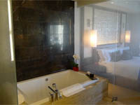 Spacious bathroom in guest rooms of the Mandarin Oriental, Las Vegas in Nevada Spacious bathroom in guest rooms of the Mandarin Oriental, Las Vegas in Nevada
