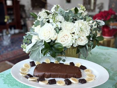 Vegan chocolate mousse cake