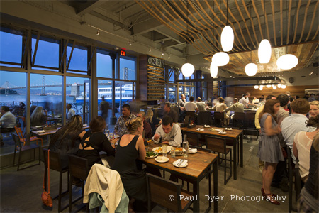 The dining room at Hog Island Oyster Co. in Embarcadero