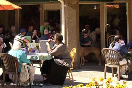 Locals have flocked to breakfast and lunch at this casual eatery for more than 20 years --- with good reason.