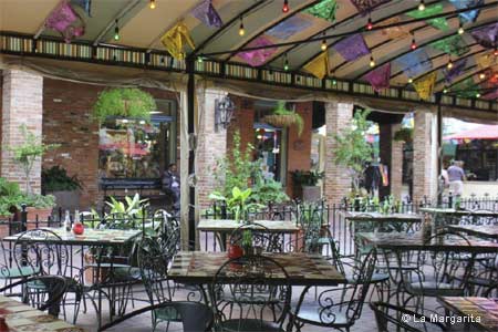 La Margarita pours plenty of the popular drink and focuses on seafood, but pioneering fajitas still stand out.