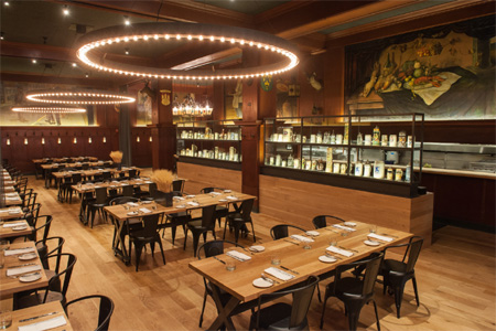 The dining room at Schroeder's in the Financial District