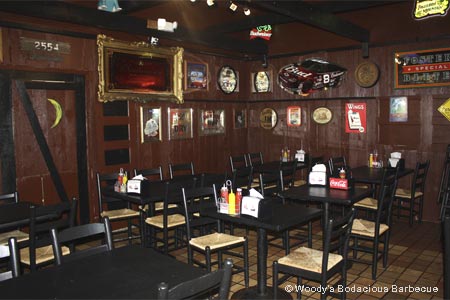 Woody's big, tasty servings of classic barbecue dishes and its very casual environment make it a popular destination for locals.