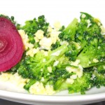 Broccoli salad with egg "mimosa" and red cabbage gelée