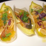 Endivias con queso de cabra y naranjas: endives, goat cheese, oranges and almonds