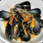 Mussels bisque: lobster broth, Brandy, garlic, tomato confit, cream
