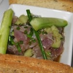 Sesame tuna tartar: chive, shallot and cucumber