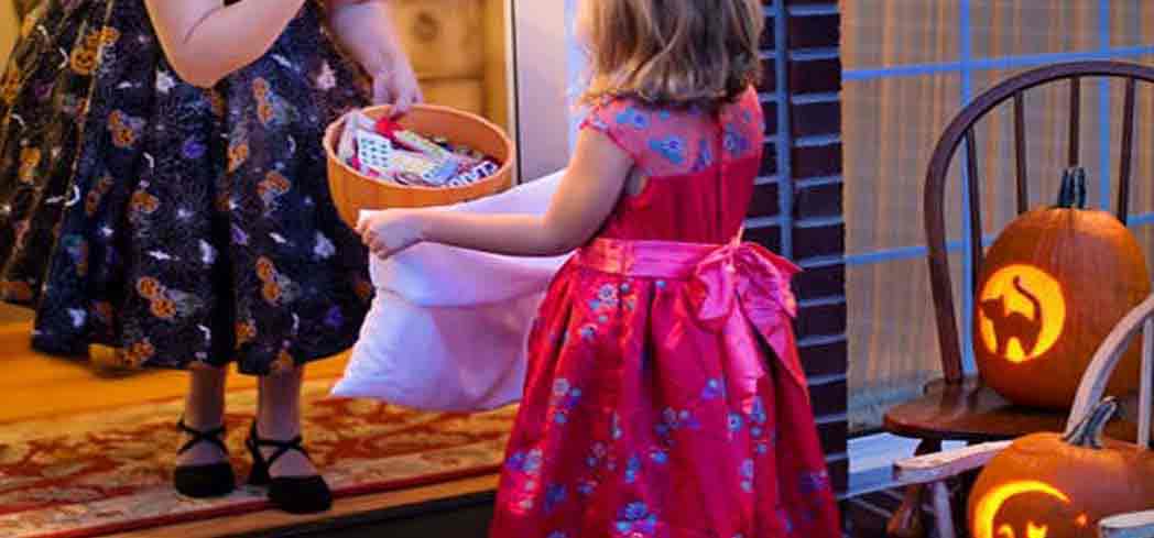 Find healthier alternatives to Halloween candy with GAYOT's list of Healthy Snacks for Kids