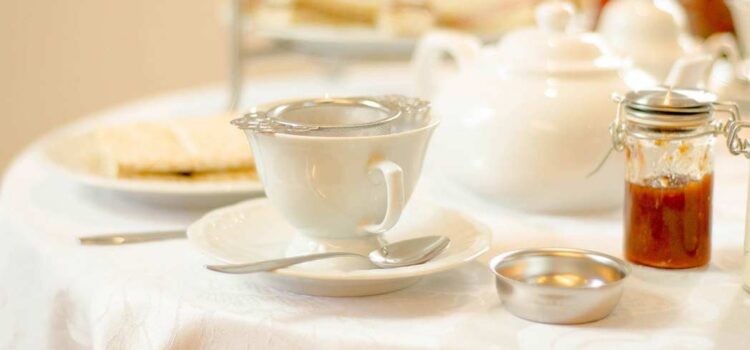 Like any small mid-course or a palate cleanser, tea is a great flavor bridge from one course to the next
