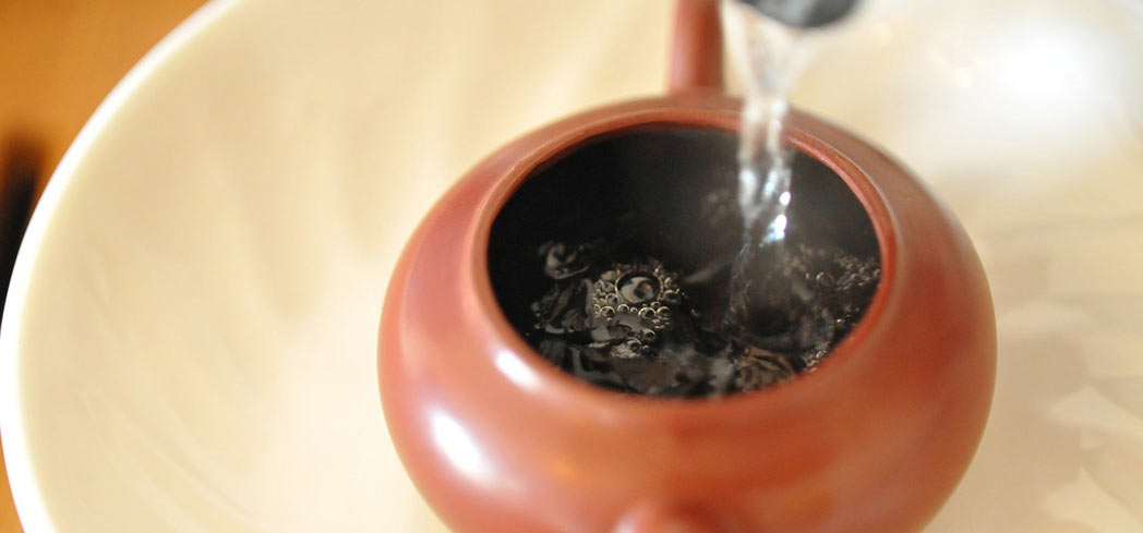 With a less oxidized tea, a lower temperature is more prone to provide a complex and full flavor