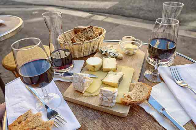 Wine cheese pairing
