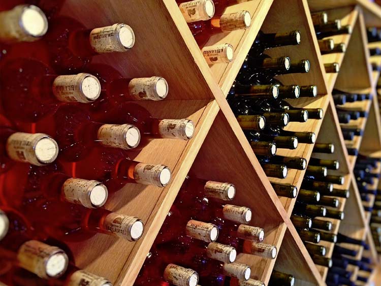 Find restaurants with the best wine lists near you