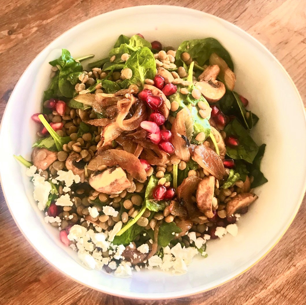 Detox spinach, lentils & pomegranate salad