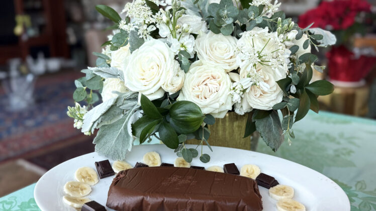 Vegan chocolate mousse cake