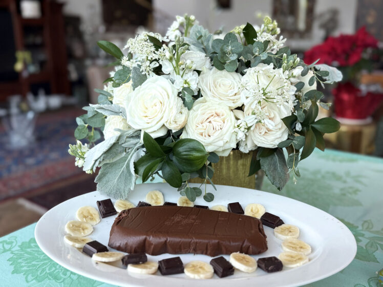 Vegan chocolate mousse cake